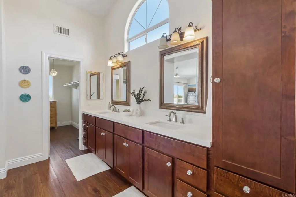 https://cdn.realtyfeed.com/cdn/127/306732799/a5ea7791e2482f7d00b4e354b393305c.webp