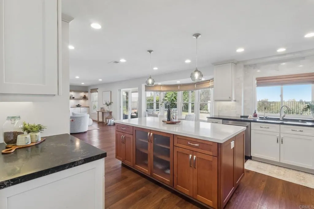 https://cdn.realtyfeed.com/cdn/127/306732799/c8bf542c3a666fc84925be3ba1e9ad30.webp
