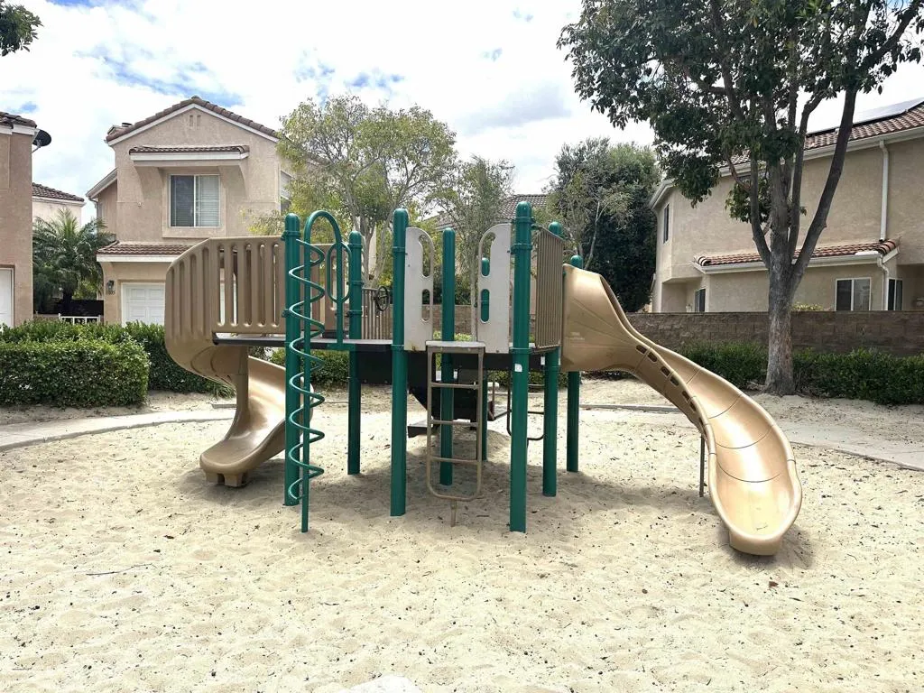 https://cdn.realtyfeed.com/cdn/127/306732806/10e556d6449df3af272eeb92de2a02f5.webp