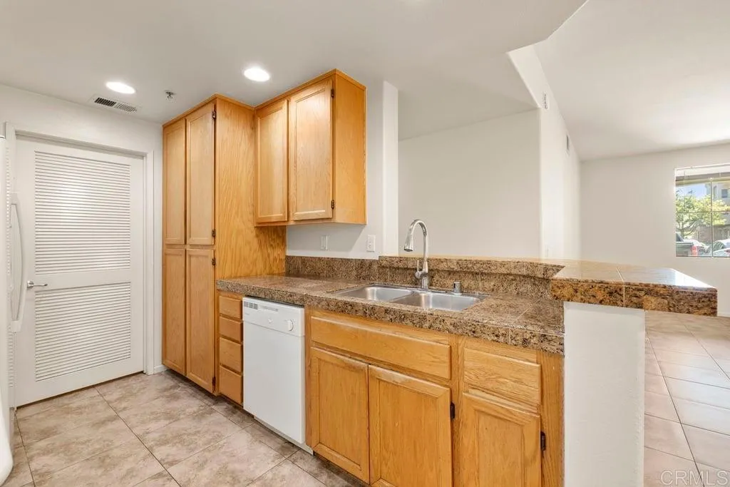 https://cdn.realtyfeed.com/cdn/127/306732855/8f0f3f4b78d729c77d50d202ba7f43d7.webp