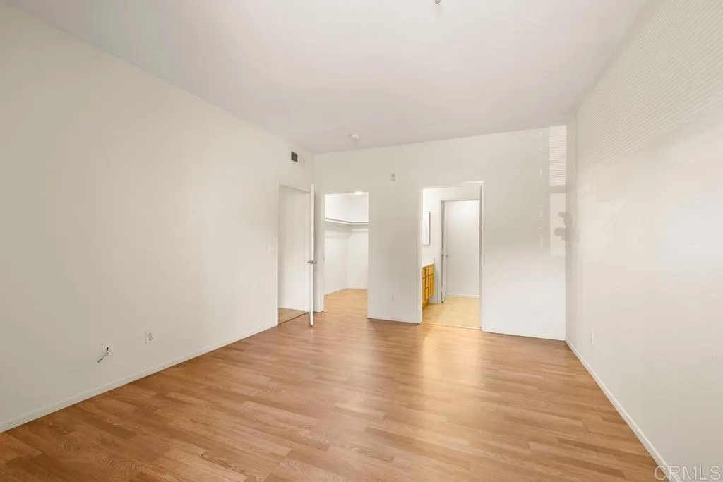 https://cdn.realtyfeed.com/cdn/127/306732855/f1078abddbb6268270c477445eae1ba0.webp