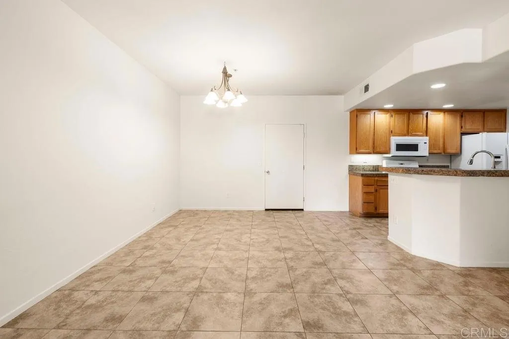 https://cdn.realtyfeed.com/cdn/127/306732855/f192ab9ef65018fe98a8fa6b52031a51.webp