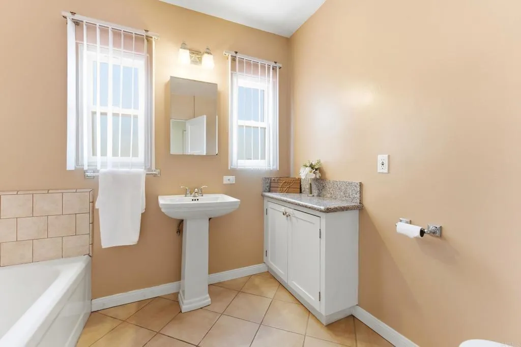 https://cdn.realtyfeed.com/cdn/127/306732903/1f97e29b49644c383ed5d7ed25d37db6.webp