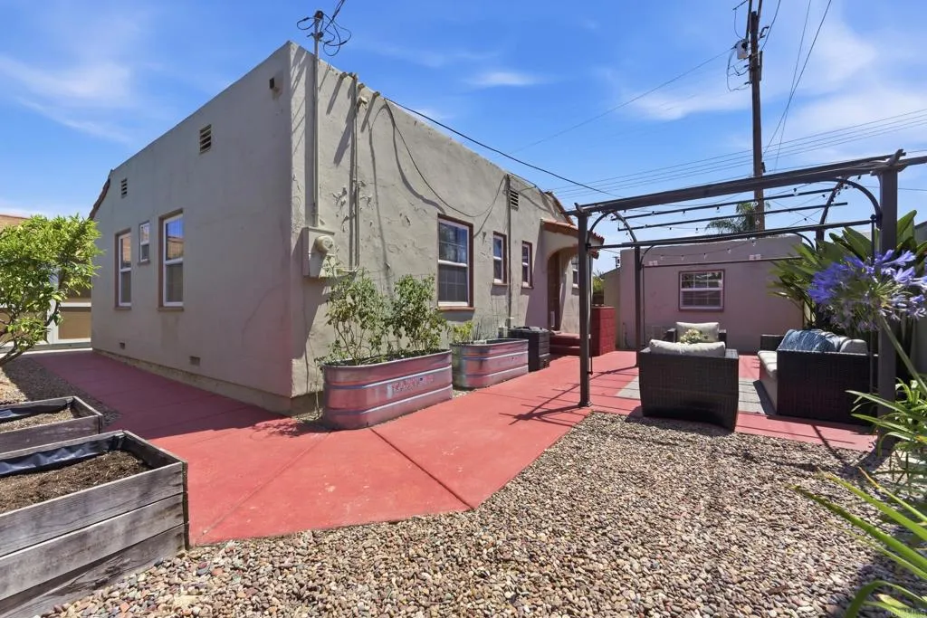 https://cdn.realtyfeed.com/cdn/127/306732903/335c89f1873e31add55916a8dbfb4b3c.webp