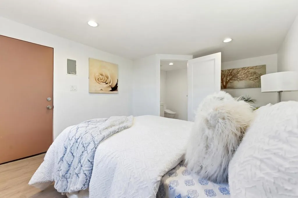 https://cdn.realtyfeed.com/cdn/127/306732903/b446067d4c52f4511f187c708960a1d4.webp