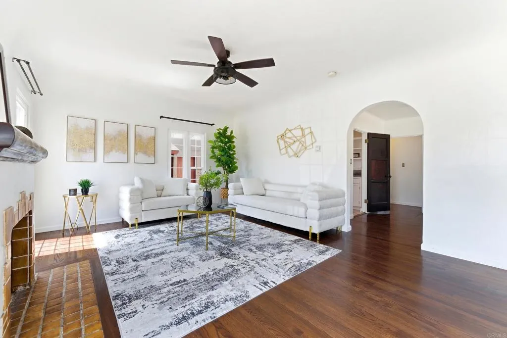 https://cdn.realtyfeed.com/cdn/127/306732903/e23f491cd1299e247a1545e7839c9c72.webp