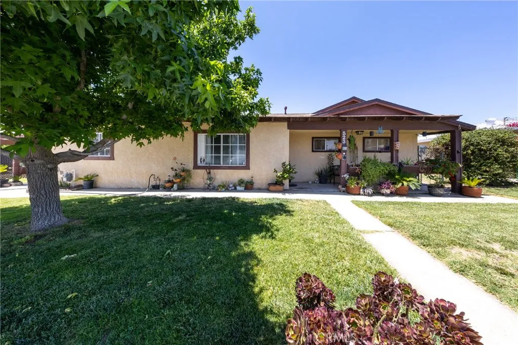Banning, CA 92220