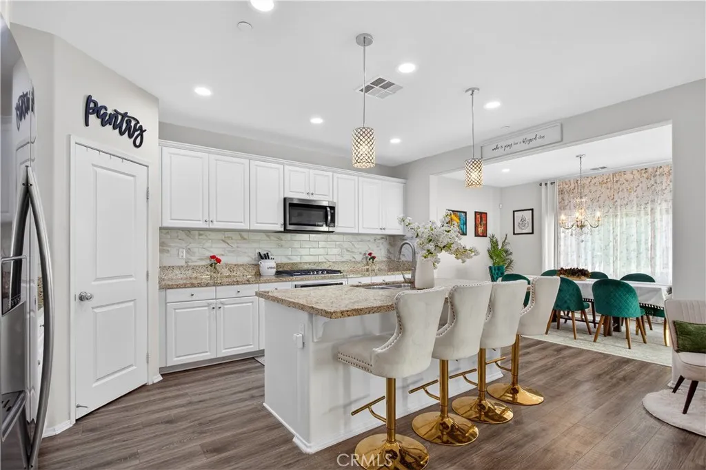 Photo #4: SW26119195 Listing: Photo #4