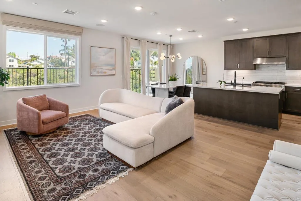 https://cdn.realtyfeed.com/cdn/127/306732991/0cc79dfbdc3e5a46dc894a6cd76bcb71.webp