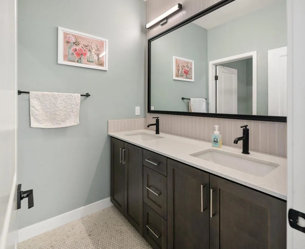 https://cdn.realtyfeed.com/cdn/127/306732991/8f66d7215c653cf6c97dc138c865e599.webp