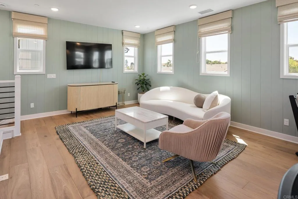 https://cdn.realtyfeed.com/cdn/127/306732991/eddf2c31213d6d5d72d8a26c980e7785.webp