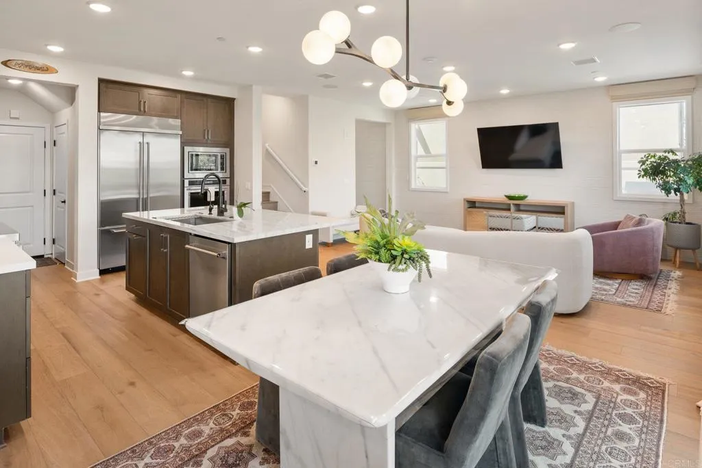 https://cdn.realtyfeed.com/cdn/127/306732991/ee4e9717407581b38dd7b33d84c4bdb6.webp
