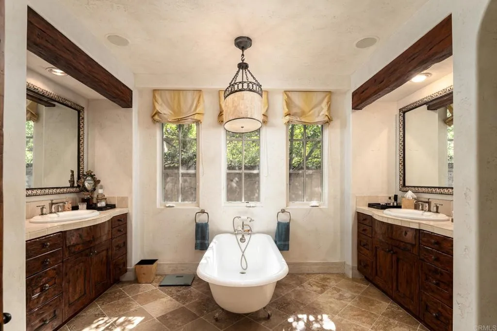 https://cdn.realtyfeed.com/cdn/127/306733091/0d4f3b96ce164736fff6915248e0029d.webp