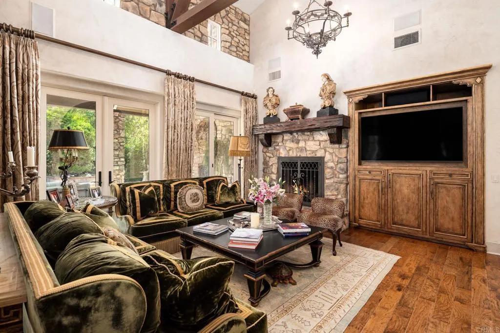 https://cdn.realtyfeed.com/cdn/127/306733091/323de8300eb7f87613a5fd8c3d58fbd4.webp