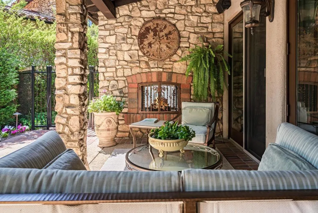 https://cdn.realtyfeed.com/cdn/127/306733091/387b99187ff4ec7175f46691bfad5274.webp