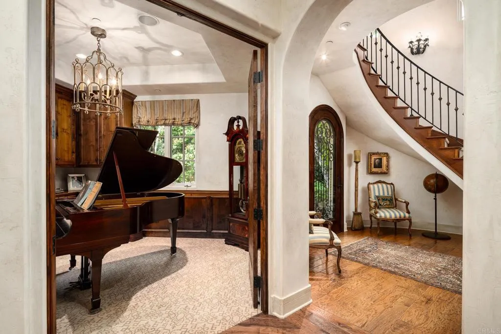 https://cdn.realtyfeed.com/cdn/127/306733091/532148e1dec31294e926a4551ff750b8.webp