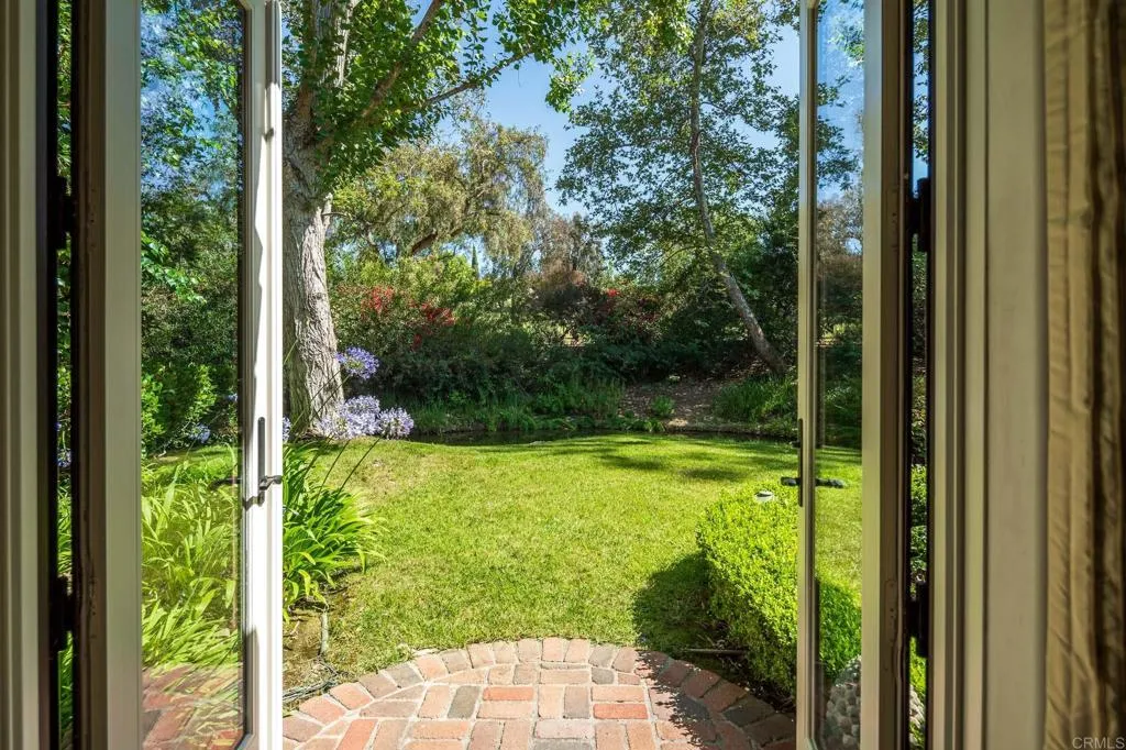 https://cdn.realtyfeed.com/cdn/127/306733091/5b8192197e1f932433993513c51083cf.webp