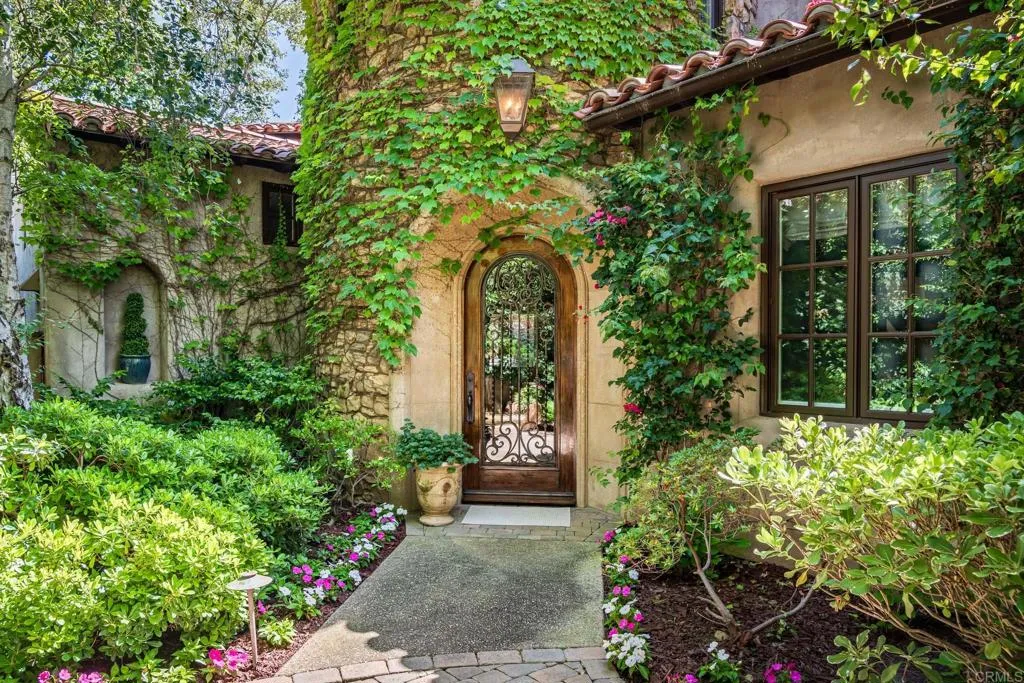 https://cdn.realtyfeed.com/cdn/127/306733091/8a3d3168dc5e2435ed9092e9b5324719.webp