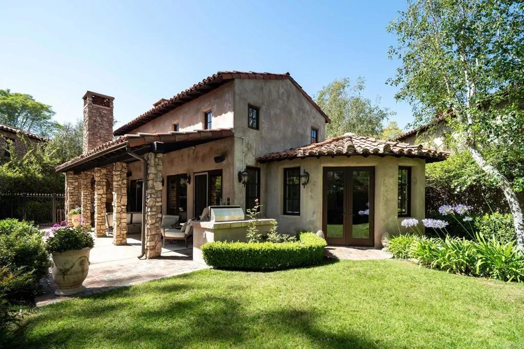 https://cdn.realtyfeed.com/cdn/127/306733091/8dbedb6ec384c7fda14a33a0186224a4.webp