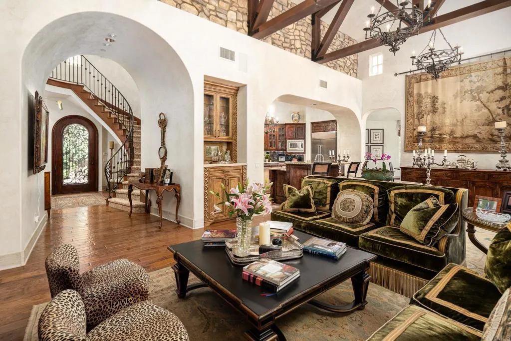 https://cdn.realtyfeed.com/cdn/127/306733091/9ff1929169abbd5cc02ae96e9831d02c.webp