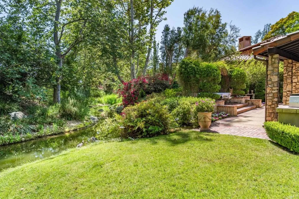 https://cdn.realtyfeed.com/cdn/127/306733091/e0beb18f18e6dc2466bab414080c98f3.webp