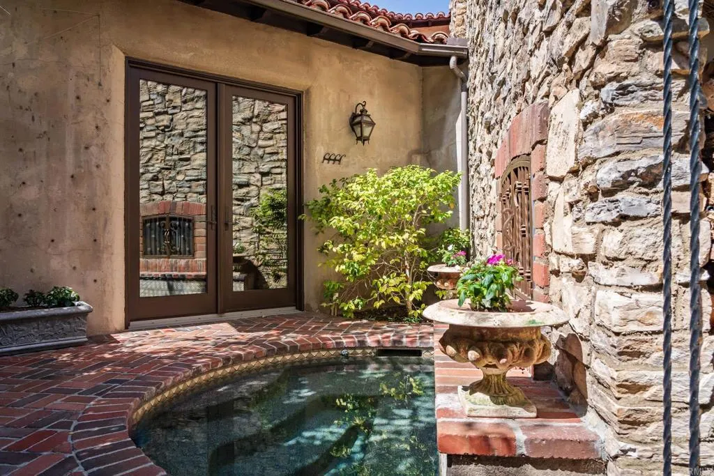 https://cdn.realtyfeed.com/cdn/127/306733091/f6e07c31ee2f63d147a20e0f634cfb77.webp