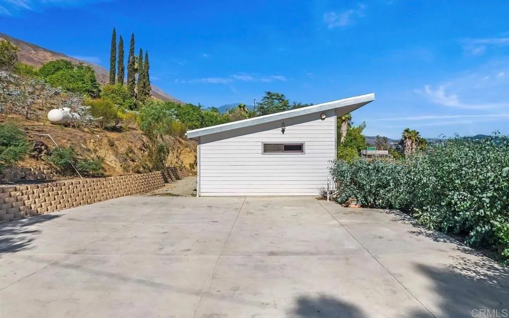https://cdn.realtyfeed.com/cdn/127/306733109/4450067b3596d08fa2899f17a9768ff4.webp