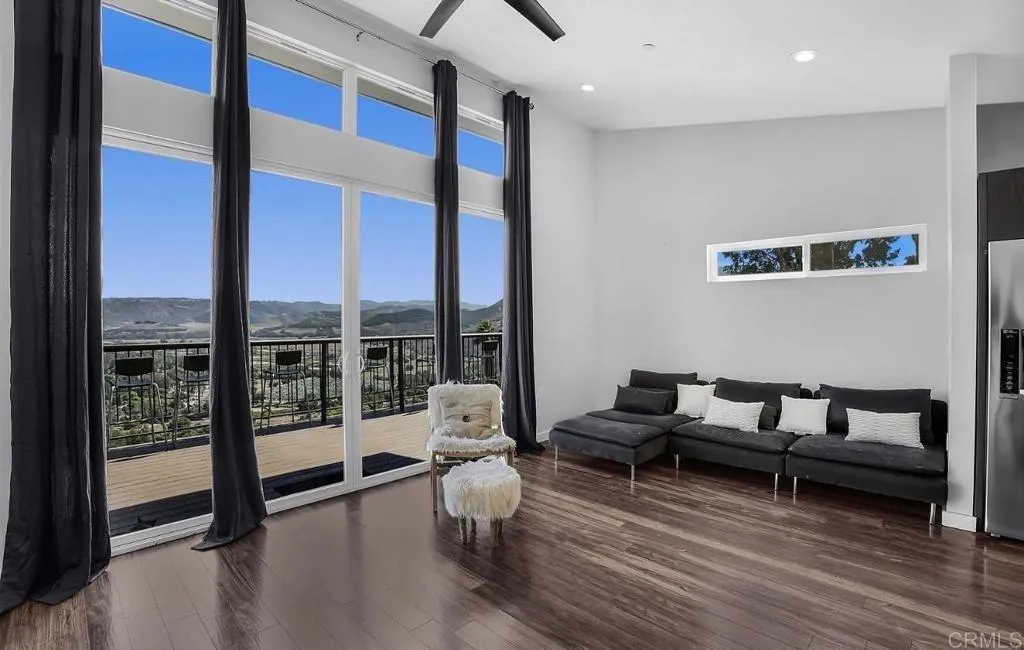 https://cdn.realtyfeed.com/cdn/127/306733109/490c9a36e3e818b4afca1bc15e3aa5b3.webp