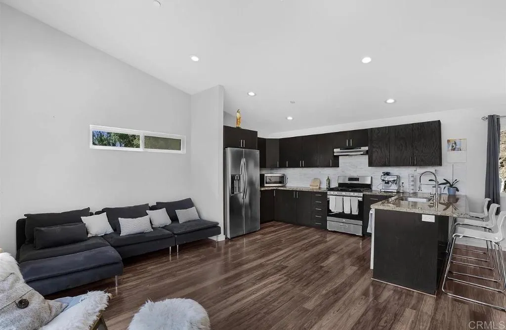 https://cdn.realtyfeed.com/cdn/127/306733109/6ea09f808277b80f0bc0ed33675d52bc.webp