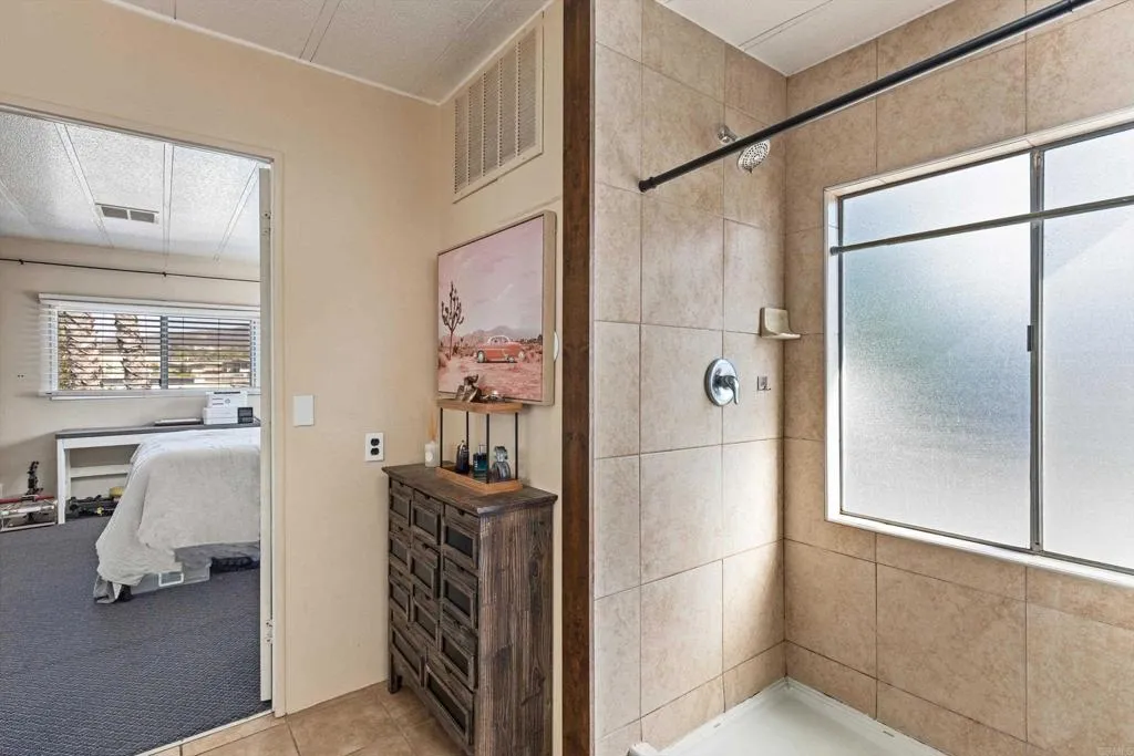 https://cdn.realtyfeed.com/cdn/127/306733114/0250c568cd4cc7384d8930d5a6ca1977.webp
