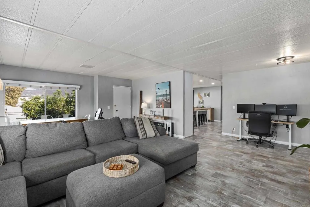 https://cdn.realtyfeed.com/cdn/127/306733114/0a80863d1333a6a0bc165b7ef952529d.webp