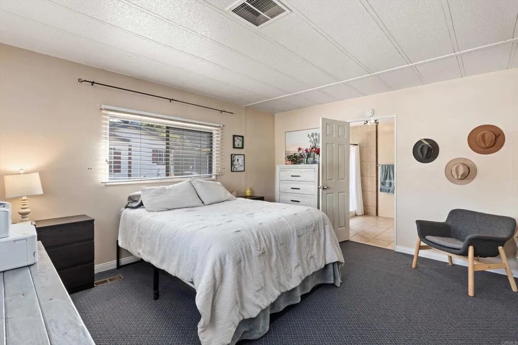 https://cdn.realtyfeed.com/cdn/127/306733114/c4b682cf343f7e8c34a26d14482dd153.webp