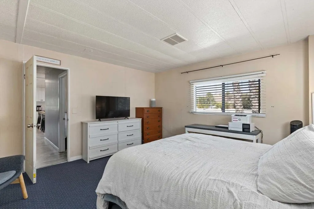 https://cdn.realtyfeed.com/cdn/127/306733114/e140ec60431d08017f61fb18c065556d.webp