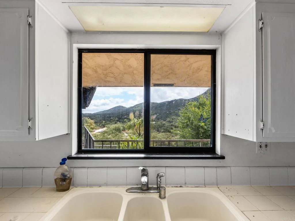 https://cdn.realtyfeed.com/cdn/127/306733142/28c3cf3e29e502a00c4bec9e84de9397.webp