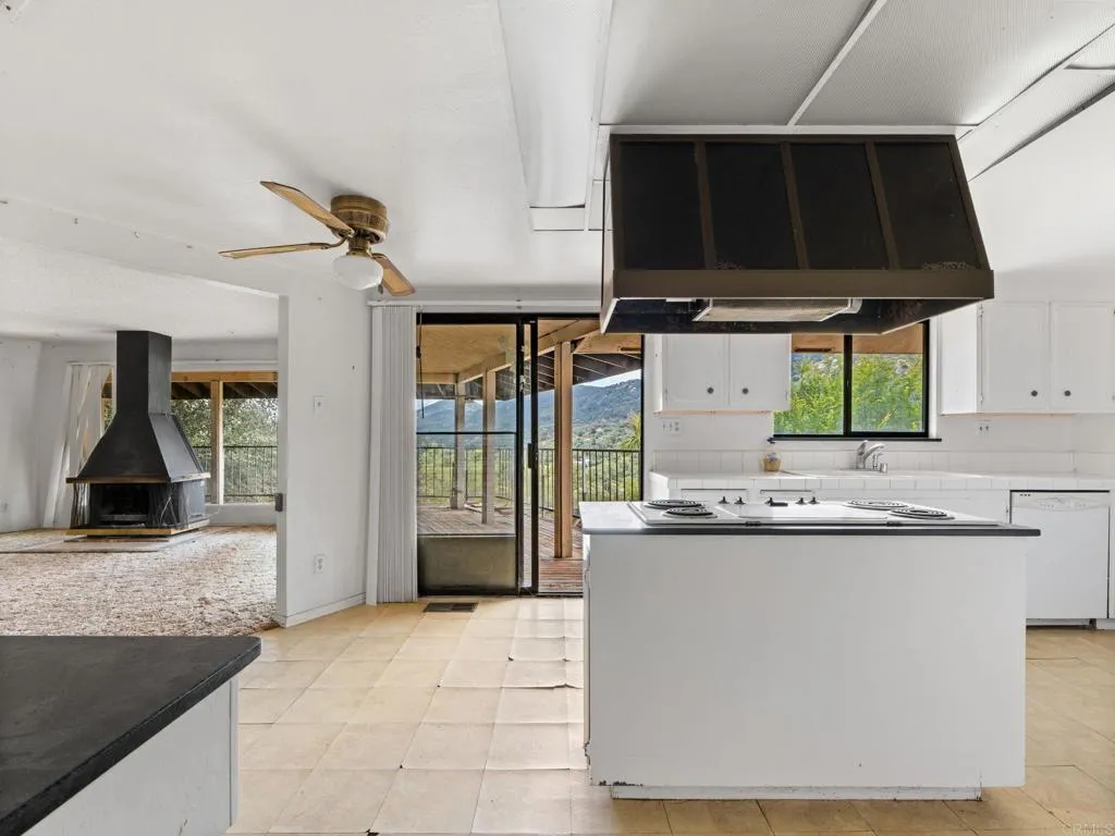 https://cdn.realtyfeed.com/cdn/127/306733142/3186838378668ddc6dea371fcb94ad13.webp