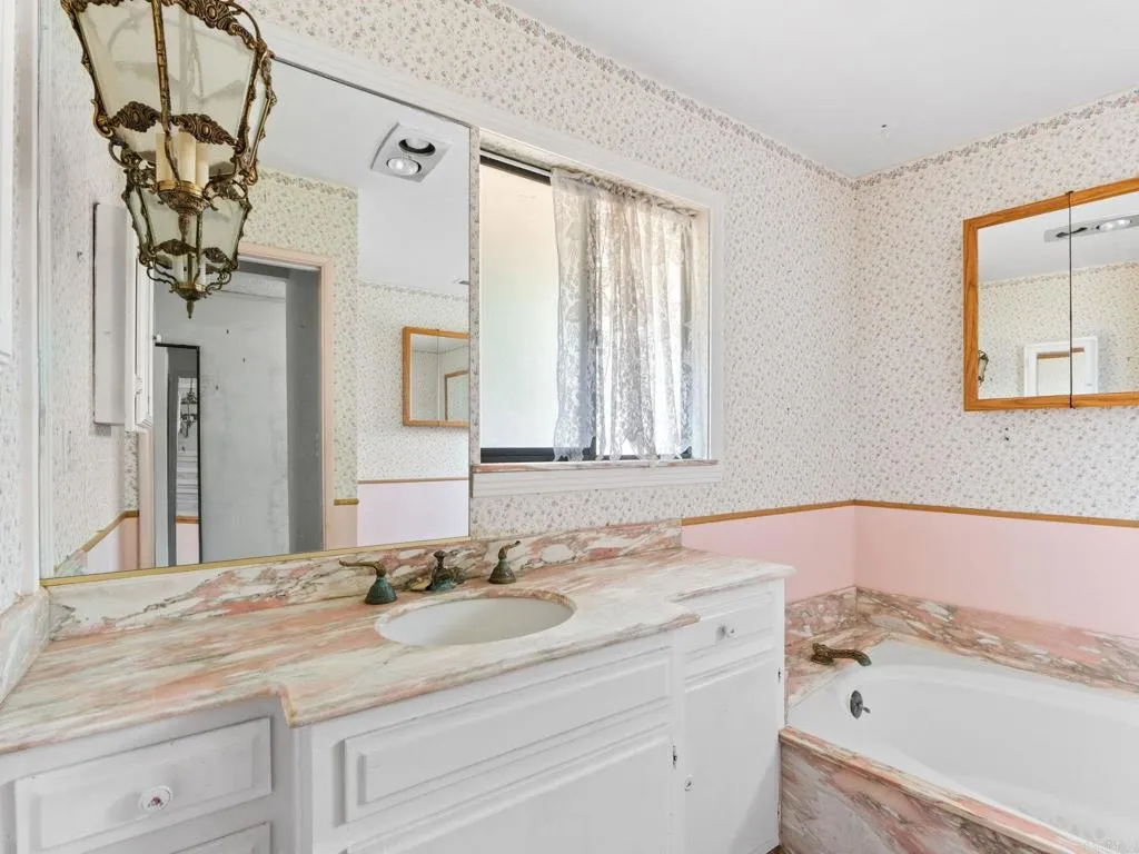 https://cdn.realtyfeed.com/cdn/127/306733142/6e94d177202c7dba970cac60e9ee6a20.webp