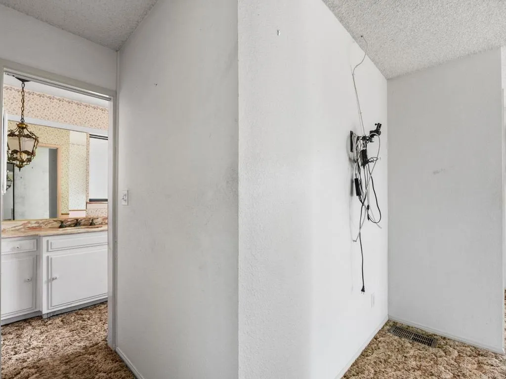 https://cdn.realtyfeed.com/cdn/127/306733142/798039ef05dada5c3a5b4057db5443f8.webp