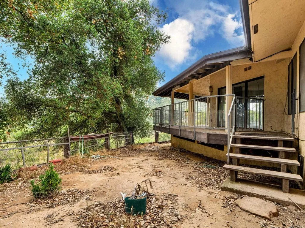 https://cdn.realtyfeed.com/cdn/127/306733142/851b74acb2f1fc0ab3ed3c6734b07b26.webp