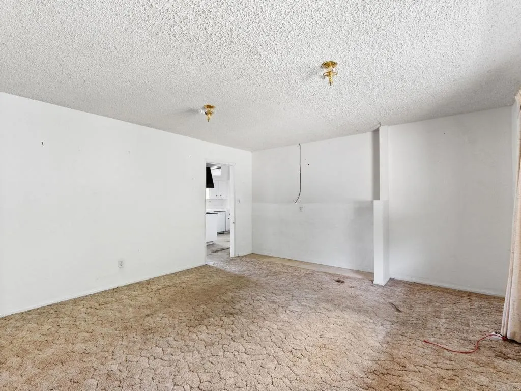 https://cdn.realtyfeed.com/cdn/127/306733142/8cff8e3bad9c6db8aba4c8fd54894f84.webp