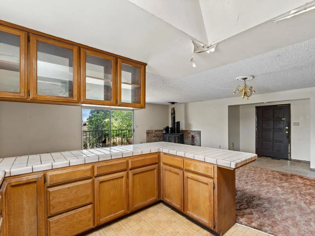 https://cdn.realtyfeed.com/cdn/127/306733142/91cb80962876193de8c346534870e24b.webp