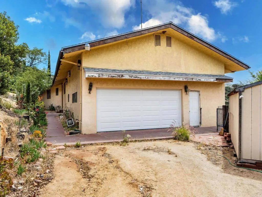 https://cdn.realtyfeed.com/cdn/127/306733142/969a31f8db93b7963db0eda760925d58.webp