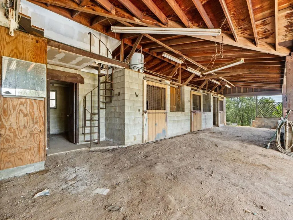 https://cdn.realtyfeed.com/cdn/127/306733142/a880be7f5706690ef0b0e38389f56f4d.webp