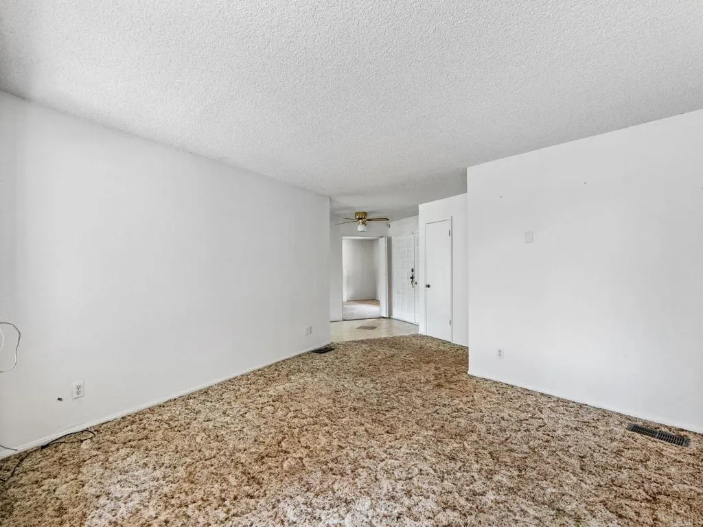 https://cdn.realtyfeed.com/cdn/127/306733142/cc27f2363a23da9ca515dddddde68ee8.webp