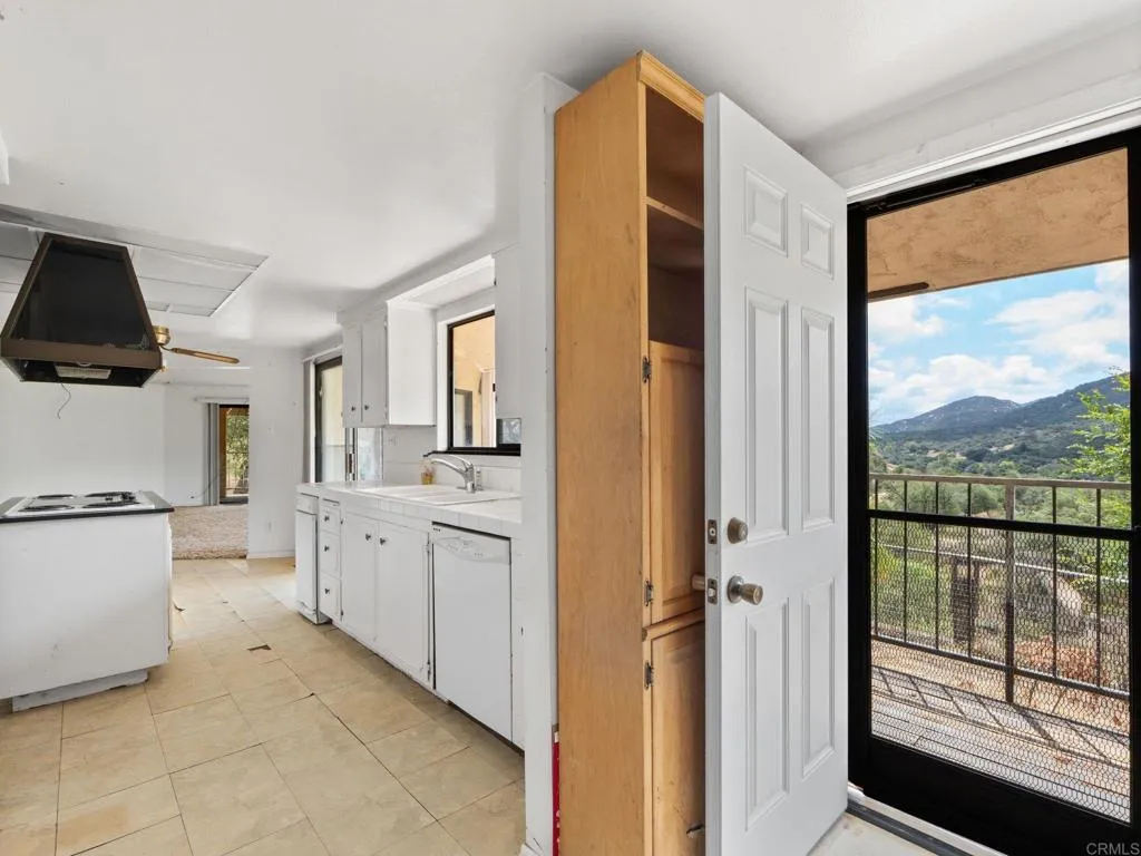 https://cdn.realtyfeed.com/cdn/127/306733142/de7816d9258fd5c5604eb47174dbc0ce.webp