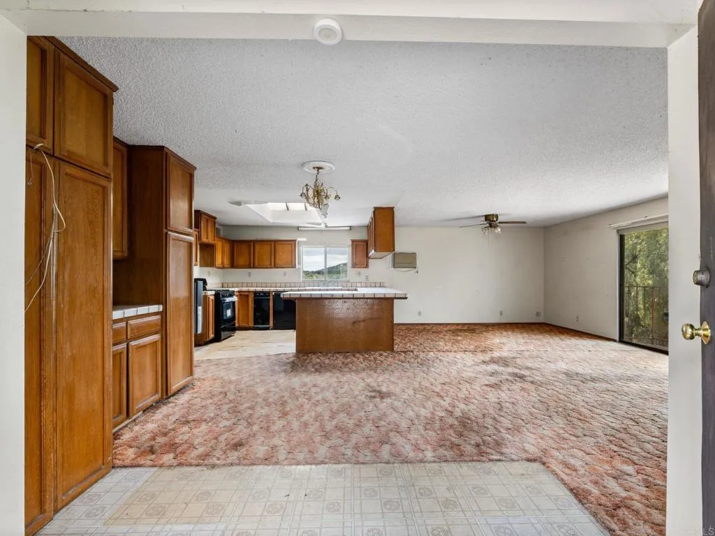 https://cdn.realtyfeed.com/cdn/127/306733142/dfc5f1becf0ec9bbe003ba39a5f16248.webp