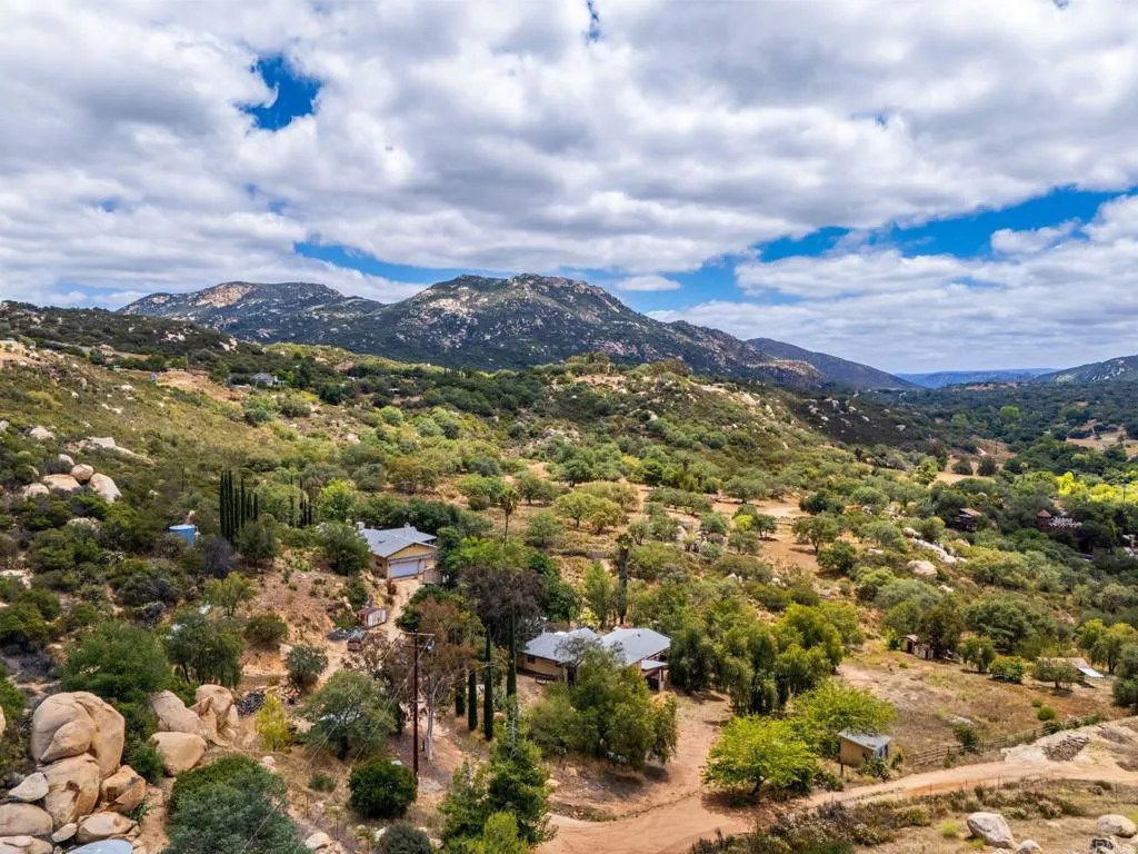 https://cdn.realtyfeed.com/cdn/127/306733142/f539362e43da666d47aca4d2fee683ed.webp