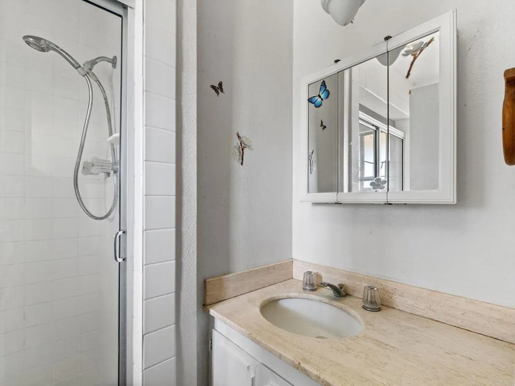 https://cdn.realtyfeed.com/cdn/127/306733142/f99aef36c17171d3c71337060b0207ed.webp