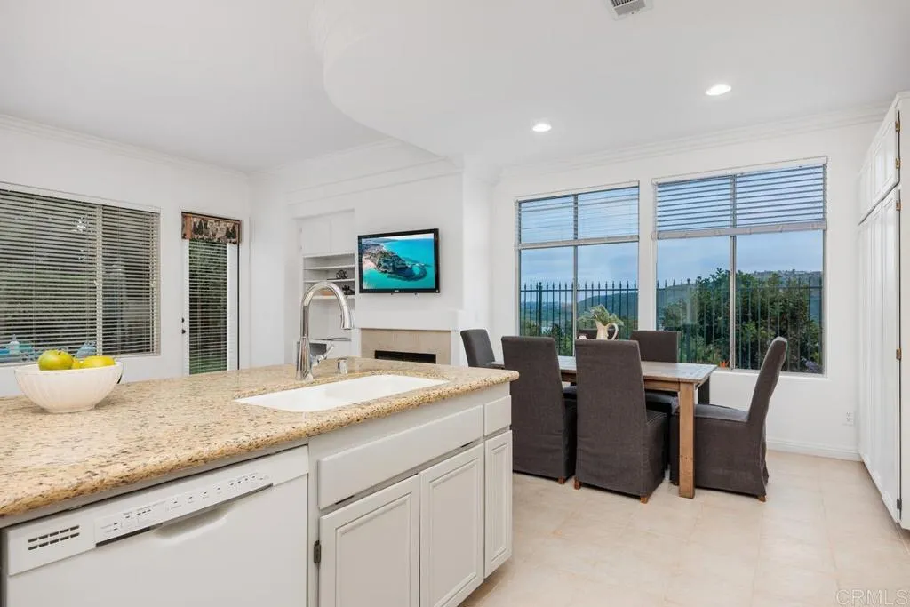 https://cdn.realtyfeed.com/cdn/127/306733172/116af5812d8e7d3fcf66af984017342c.webp
