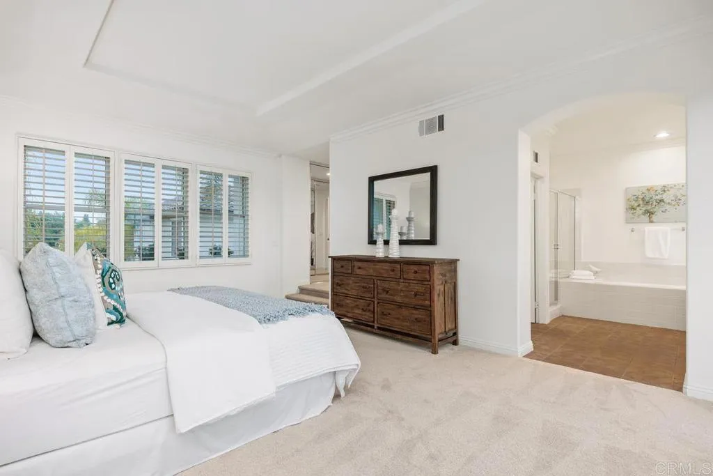 https://cdn.realtyfeed.com/cdn/127/306733172/13d99a274eac05eef447db1c48388793.webp