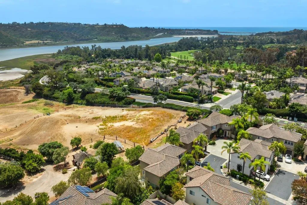 https://cdn.realtyfeed.com/cdn/127/306733172/48c6468055183d5205b0c2d2b5dd463b.webp